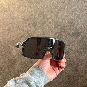 Oakley Black prism sutro men’s Sunglasses (barely worn)
